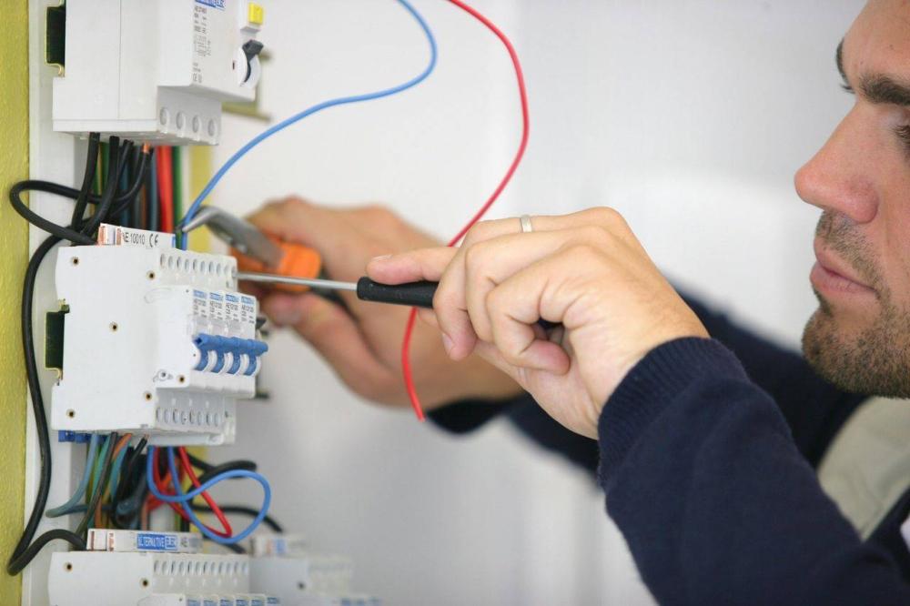 Électricité à Bédarieux